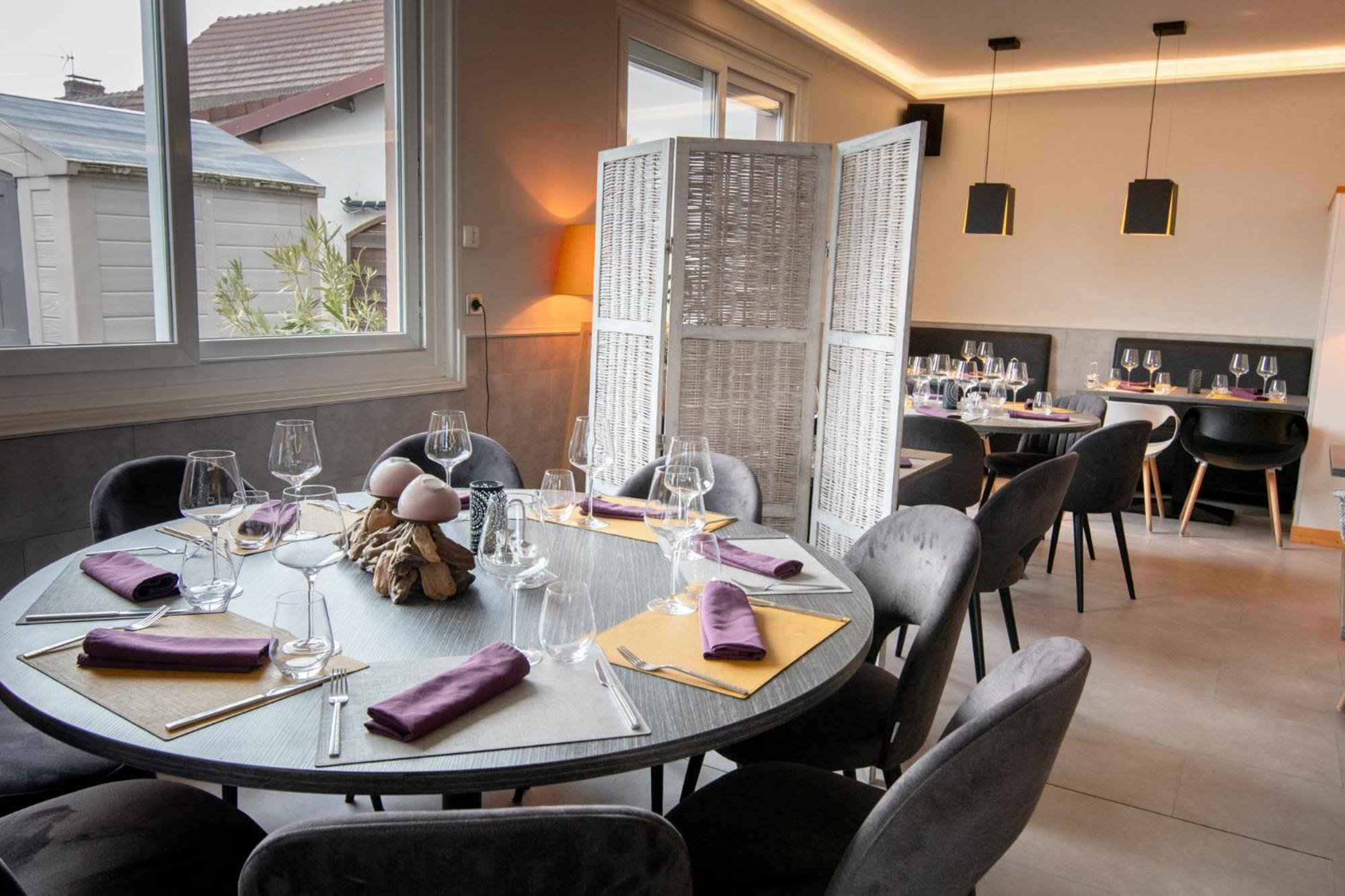 Logis Hotel Centrotel Et Spa Bulles D'Allier Montmarault Exteriör bild