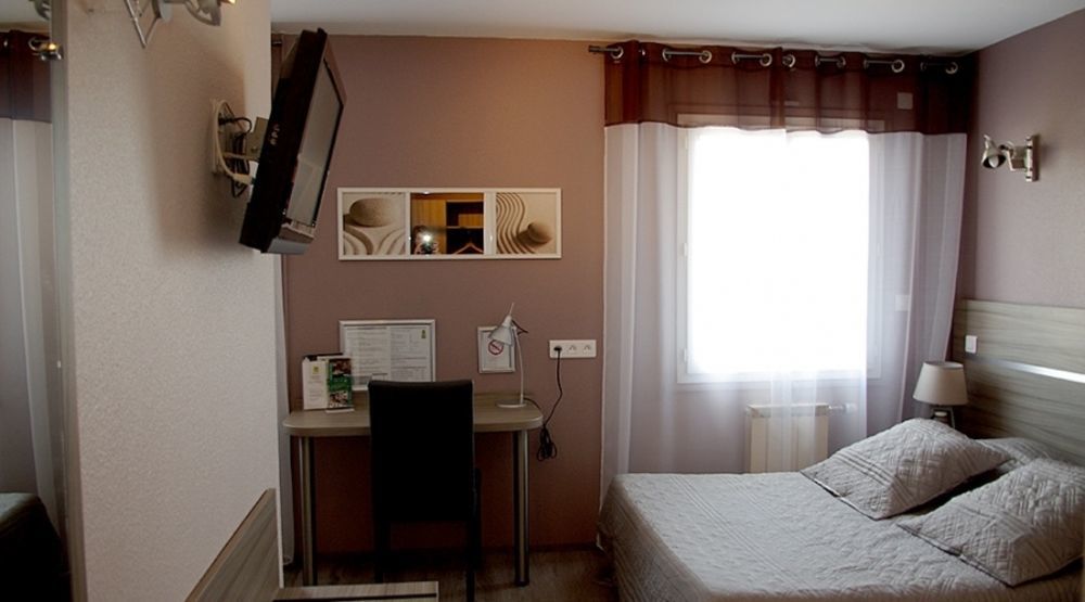 Logis Hotel Centrotel Et Spa Bulles D'Allier Montmarault Exteriör bild